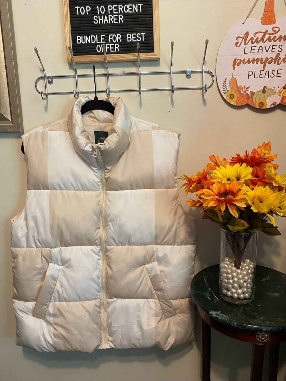 Like New Wild Fable Classic Puffer Vest in Cream & Tan Squares Size XS